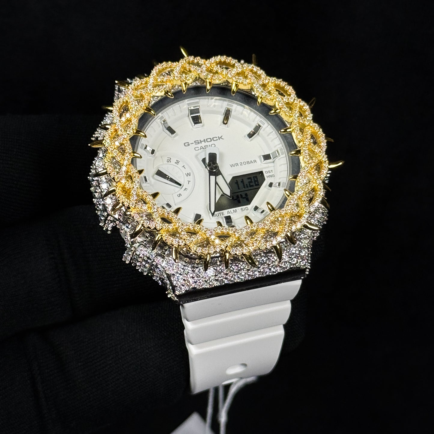 Relógio Cravejado Dourado Prata "Gold Bless" - Pulseira Branca