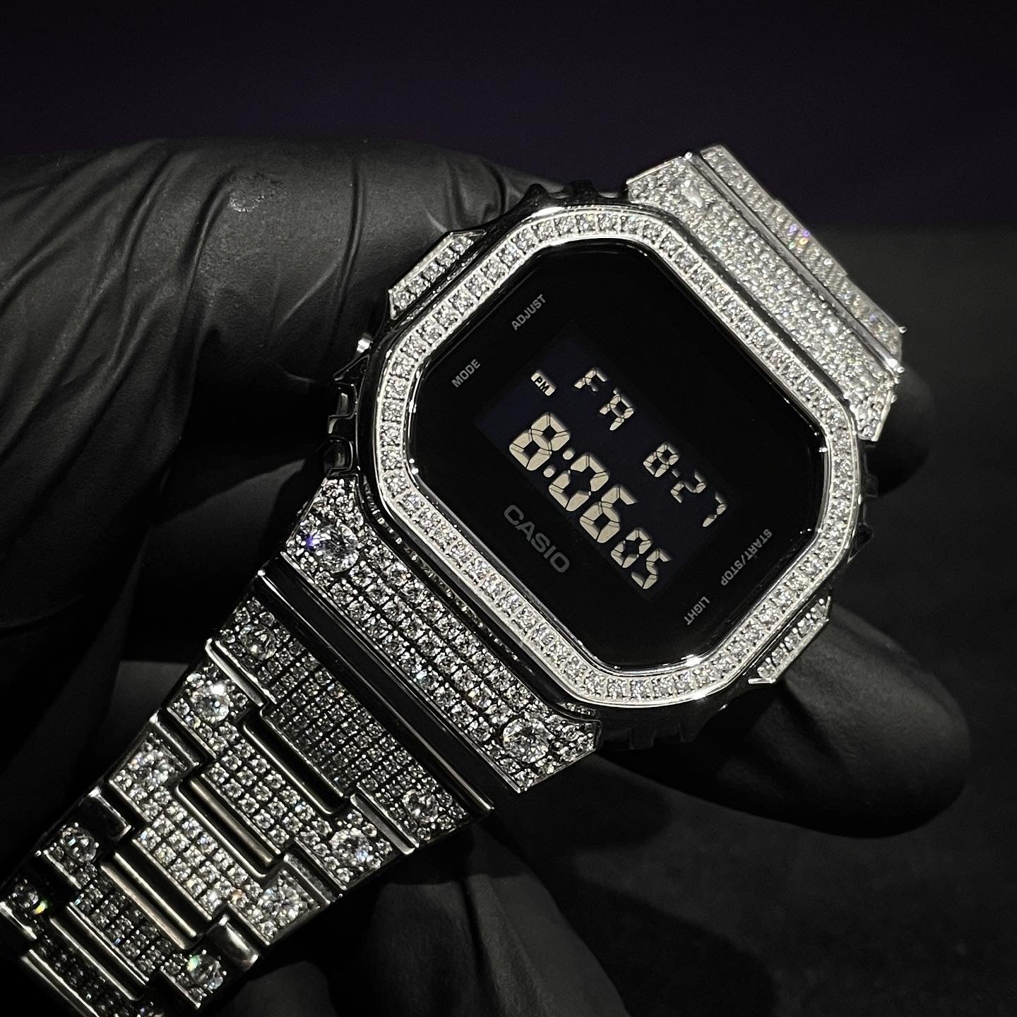 DW5600 Cristalian Edition – Relógio Full Custom Cravejado com Brilhantes VVS