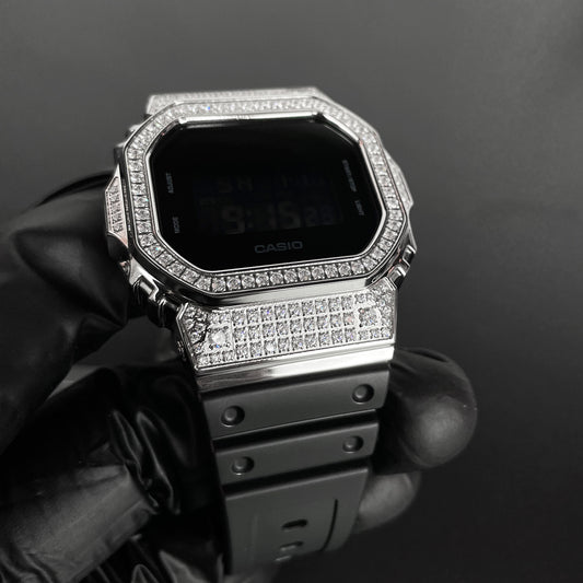 DW5600 Cristalian Edition – Bezel Cravejado com Brilhantes VVS+