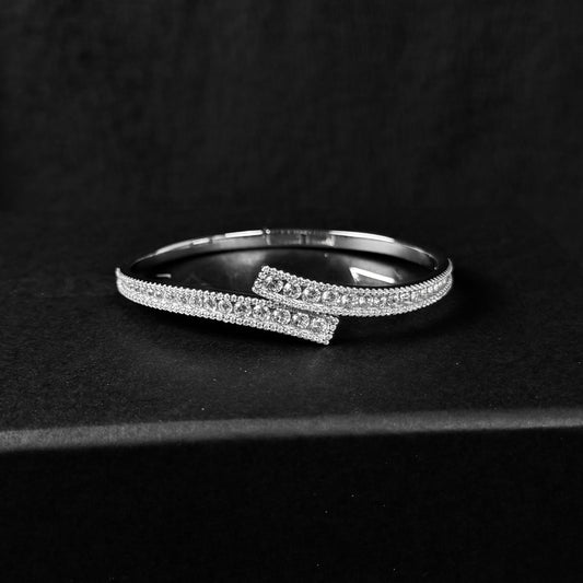 Bracelete Cravejado Prata 925 Legítima C/ Brilhantes "STIFF"