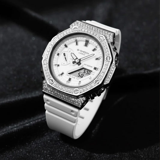 Relógio Cravejado CasiOak #02 C/ Brilhantes - Pulseira Branca