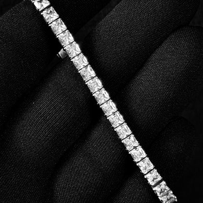 Pulseira VAYT Cravejada 4mm Quadrada