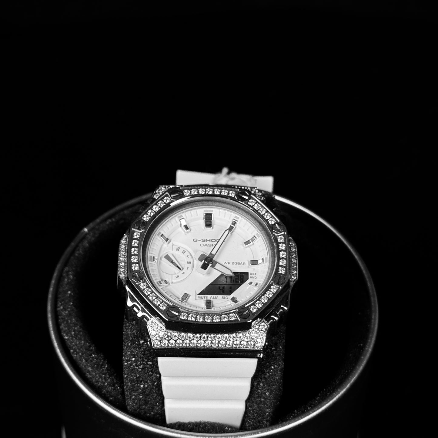 Relógio Cravejado CasiOak #02 C/ Brilhantes - Pulseira Branca
