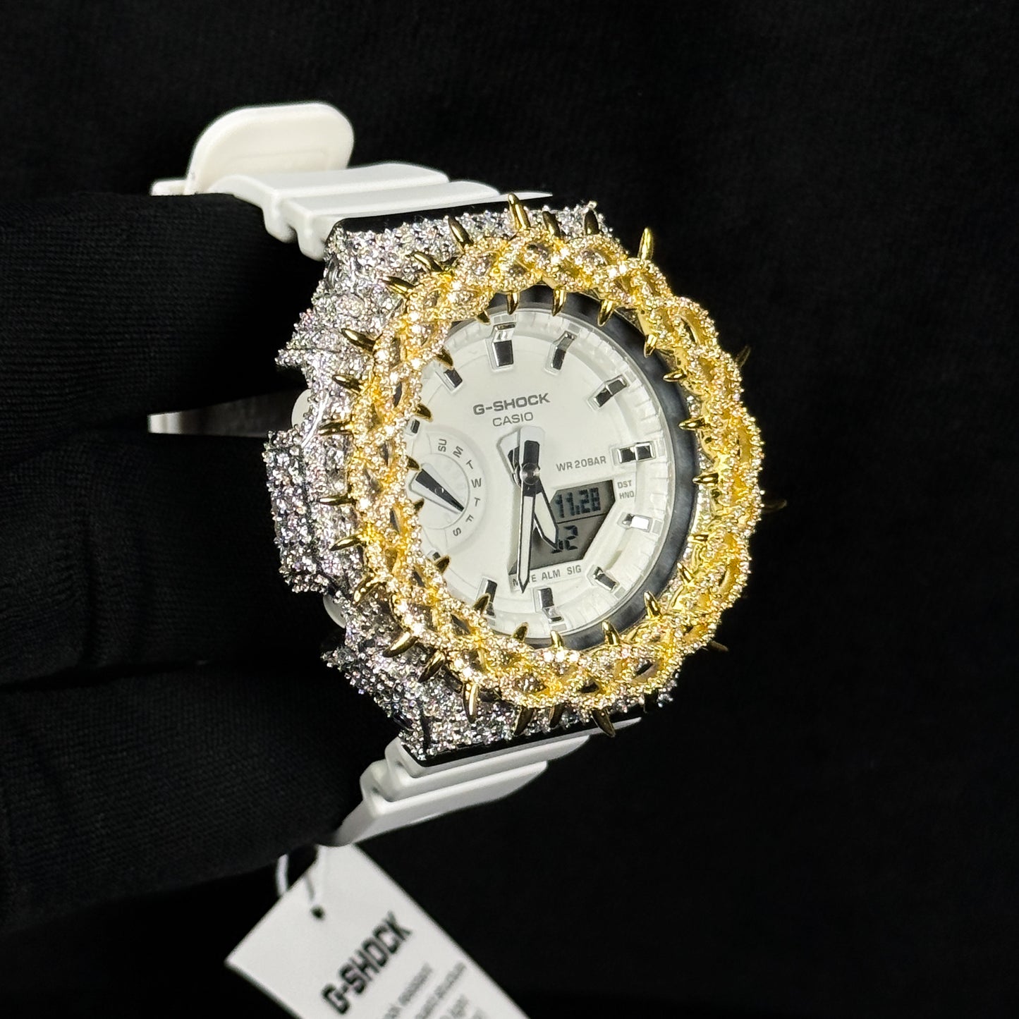 Relógio Cravejado Dourado Prata "Gold Bless" - Pulseira Branca