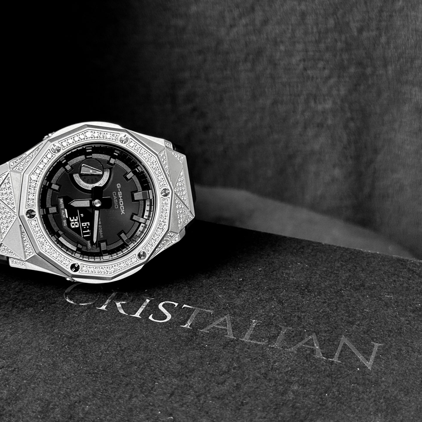 Relógio Cravejado "G-Shock Big Bang" Brilhantes VVS+ Pulseira Preta - Personalizado