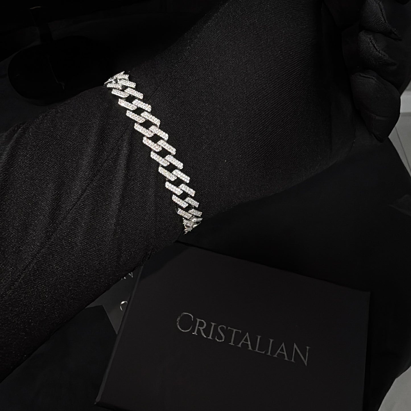 Pulseira Cravejada "KEEF" Cubana 10mm - Prata 925 - Brilhantes Flawless (VVS+)