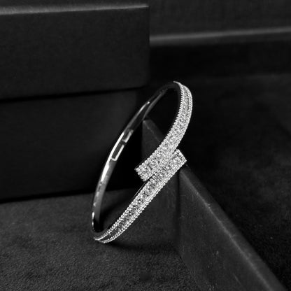 Bracelete Cravejado Prata 925 Legítima C/ Brilhantes "STIFF"