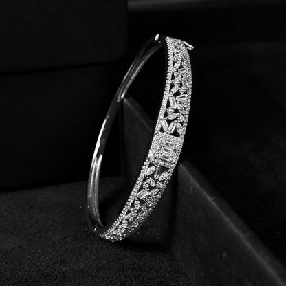 Bracelete Cravejado Prata 925 Brilhantes "WIFE"